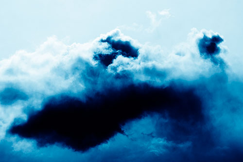 Smearing Neutral Faced Cloud Formation (Blue Shade Photo)