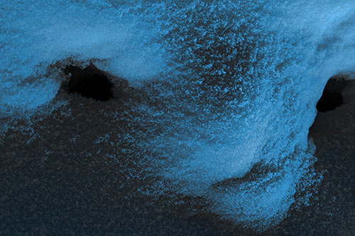 Triangle Powdered Snow Face Atop Soil (Blue Tone)
