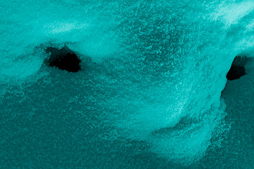 Triangle Powdered Snow Face Atop Soil (Cyan Shade)