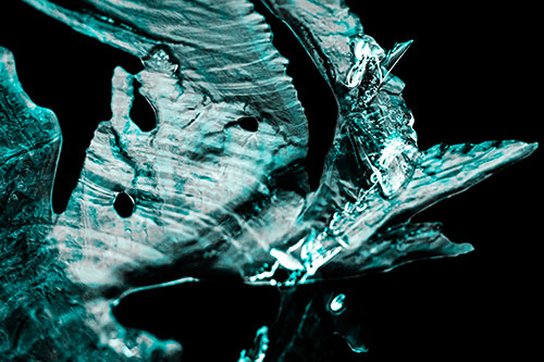 Shocked Jagged Curving Ice Face (Cyan Tone)