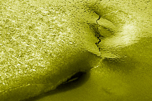 Frozen Cracking Ice Valley (Yellow Shade)